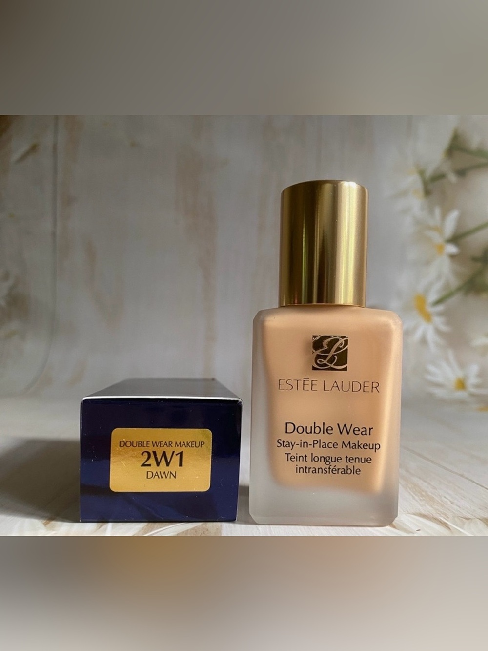 Estee Lauder Double Wear Foundation - Beige and Gold Color Dawn
